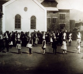 The synagogue in Mszana in 1930s. Source: Anna Kadłubek’s private collection.