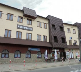 Weissberger’s house at No. 8 in Piłsudskiego Street, in which Samuel once ran an ironmongery. 