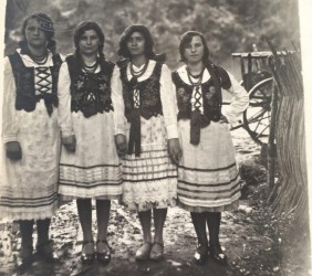 7.	A photo of girls from Mszana Dolna, 15 August 1931. Source: Helen Krag’s family collection.