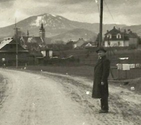 26. Piłsudskiego Street, to the right of the pillar there is Kieślówka – a house of judge Kisiel built thanks to a loan from Samuel Weissberger; 1938.