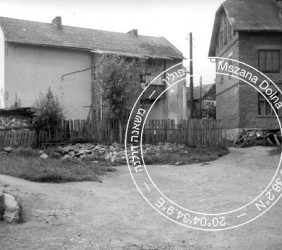 These stones and bricks are the only remnants of the synagogue. Source: Yad Vashem