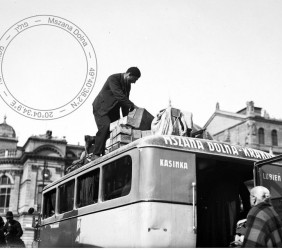 Jednym z takich busów wyjechała rodzina Steve'a z Mszany Dolnej tuż przed wybuchem II wojny światowej. Fot. NAC