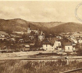 1.	Pre-war Mszana Dolna. Feuersteins’ store must have been located behind the with buildings on the right