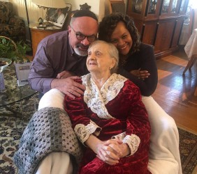 Golda/Jeane Chapnick with her son Saul and his wife Denise